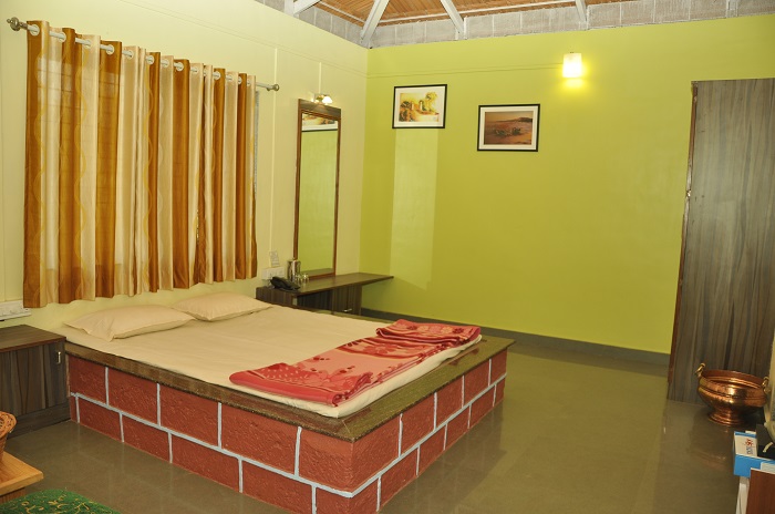 Vibhav Cottage - Semi Deluxe Room